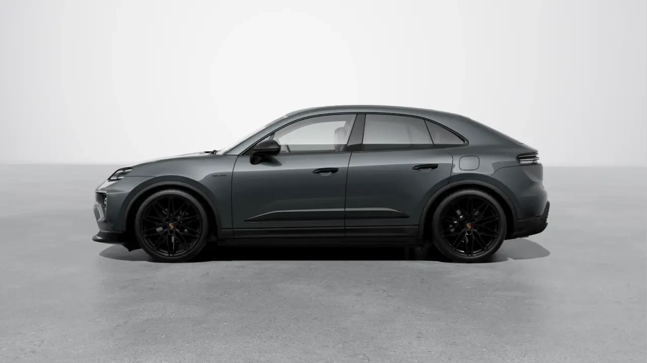 2026 Porsche Macan Electric - Image 16 of 31