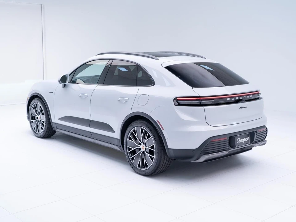2026 Porsche Macan Electric - Image 3 of 31