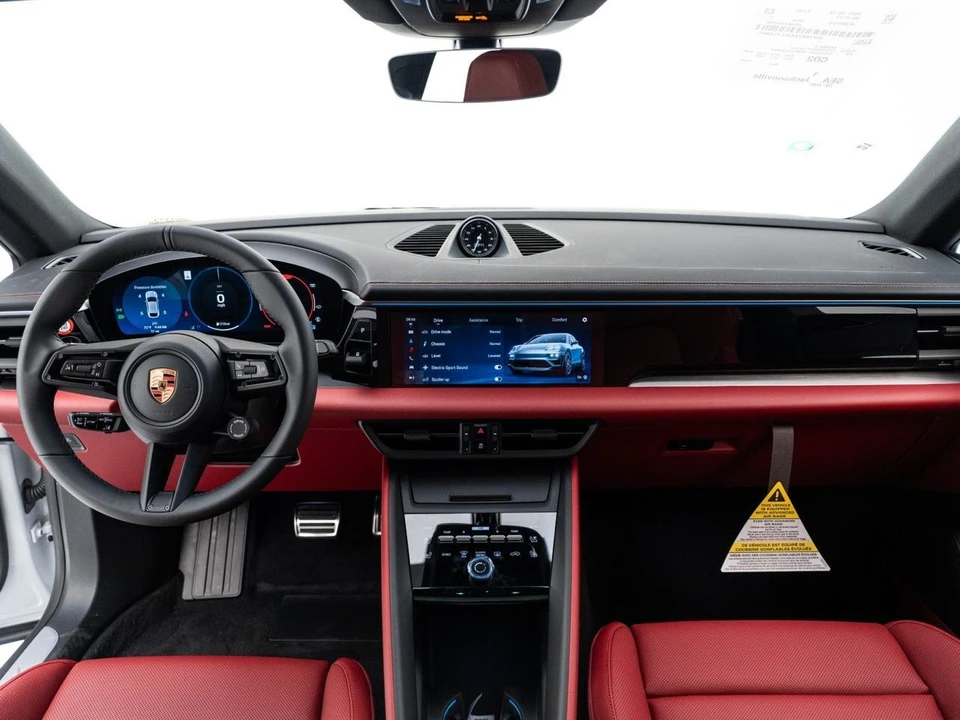 2026 Porsche Macan Electric - Image 19 of 31