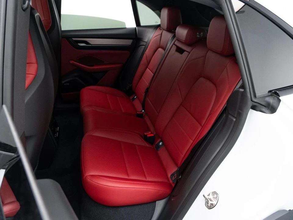 2026 Porsche Macan Electric - Image 30 of 31