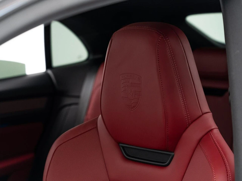 2026 Porsche Macan Electric - Image 20 of 31