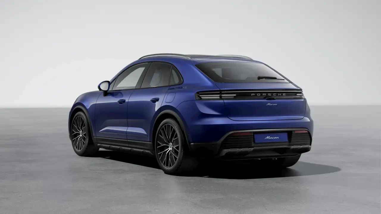2026 Porsche Macan - Image 24 of 30