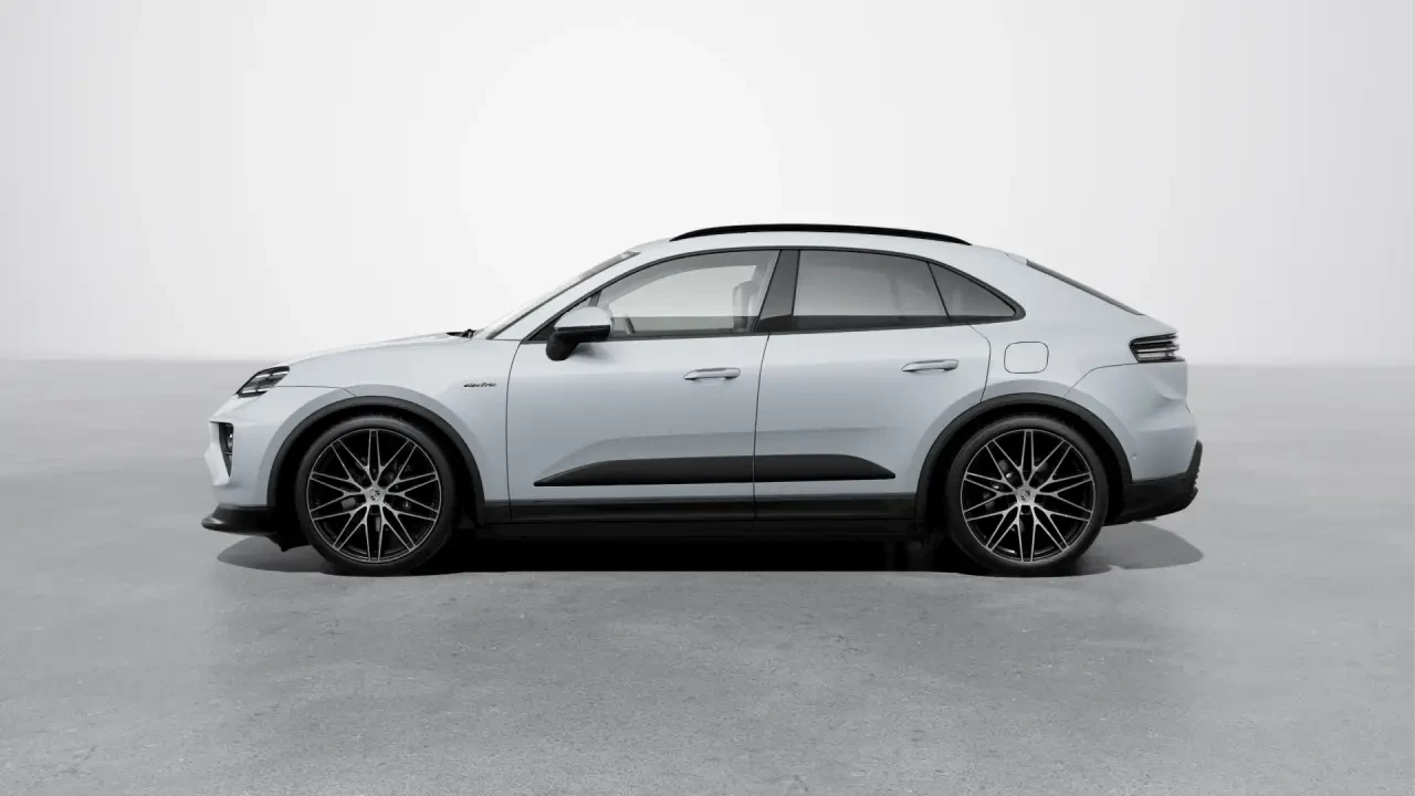 2026 Porsche Macan Electric - Image 16 of 31