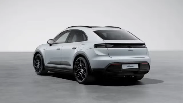 2026 Porsche Macan Electric - Image 18 of 31