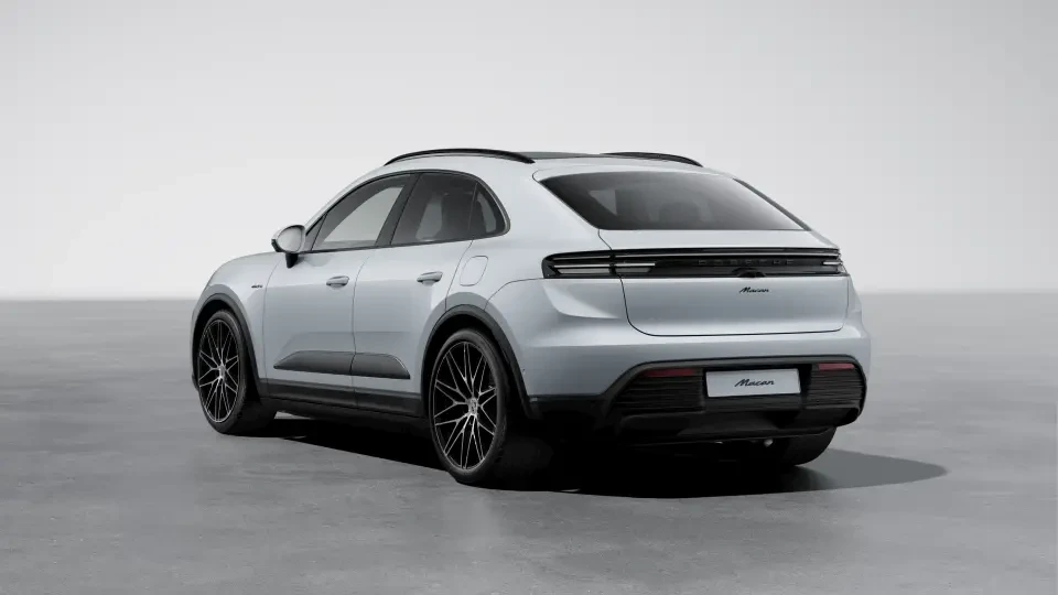 2026 Porsche Macan Electric - Image 23 of 31