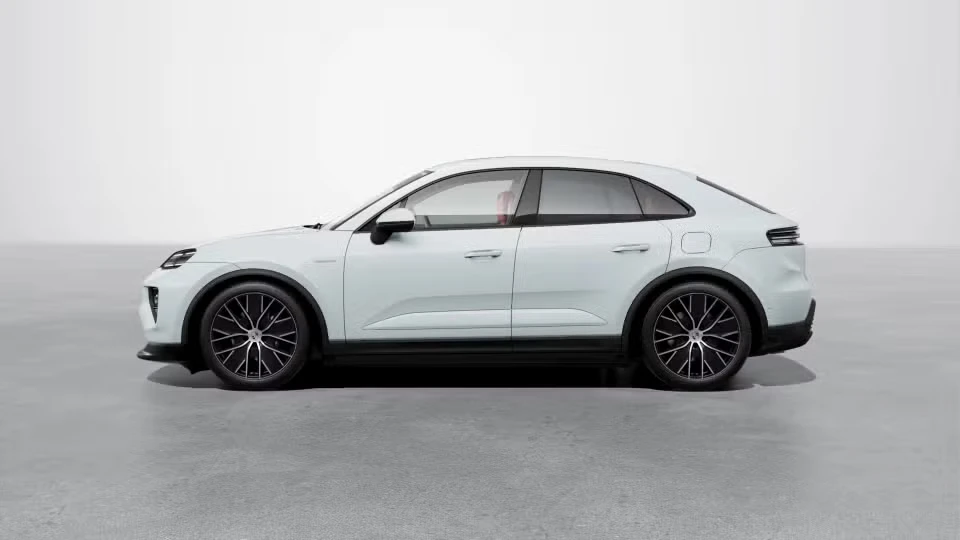2026 Porsche Macan Electric - Image 11 of 31