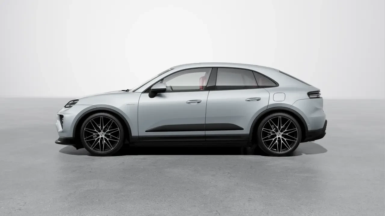 2026 Porsche Macan Electric - Image 16 of 30