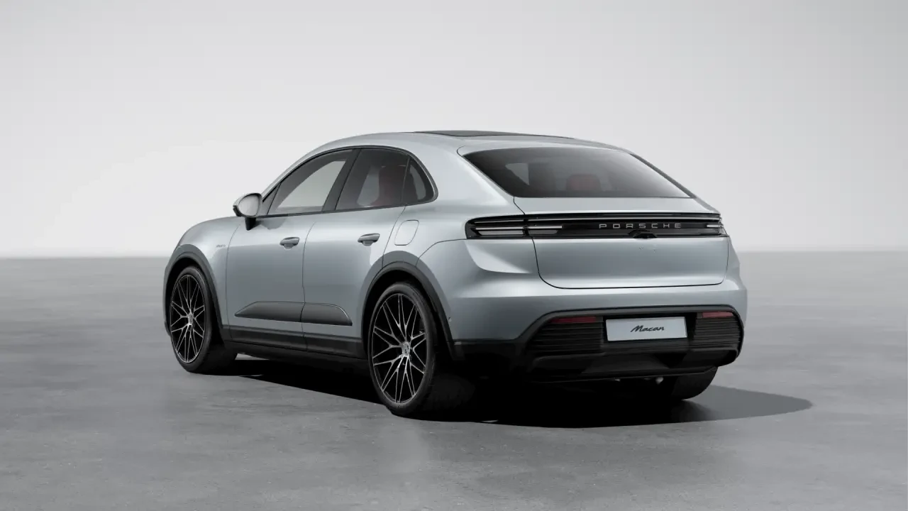 2026 Porsche Macan Electric - Image 24 of 30