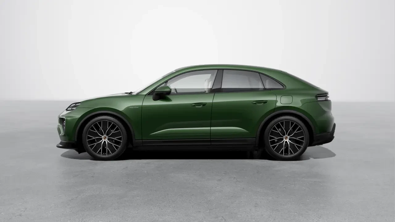 2026 Porsche Macan Electric - Image 16 of 30