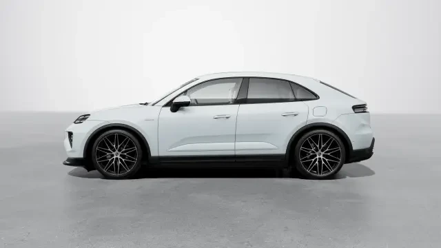 2026 Porsche Macan - Image 14 of 30