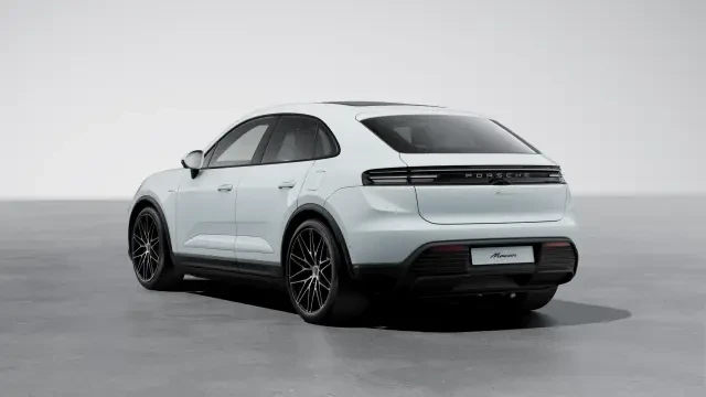 2026 Porsche Macan - Image 22 of 30