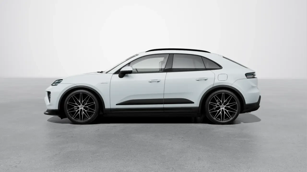 2026 Porsche Macan Electric - Image 16 of 30