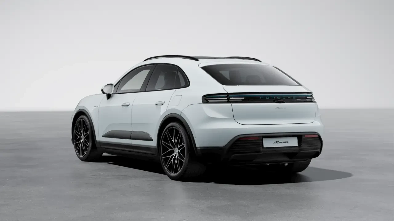 2026 Porsche Macan Electric - Image 24 of 30