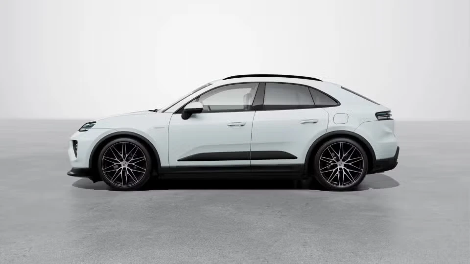 2026 Porsche Macan Electric - Image 11 of 30