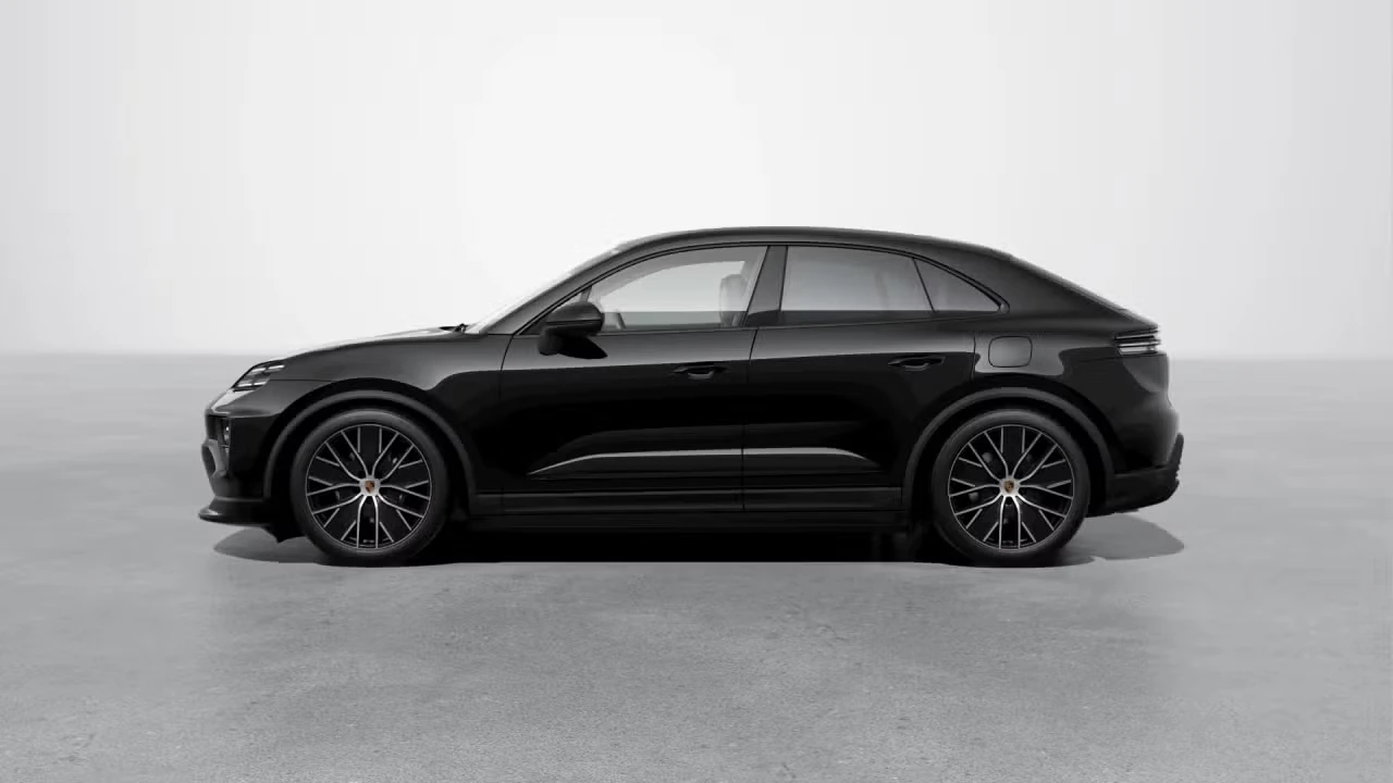2026 Porsche Macan Electric - Image 12 of 30