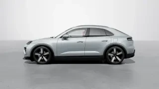 2026 Porsche Macan Electric - Image 13 of 31