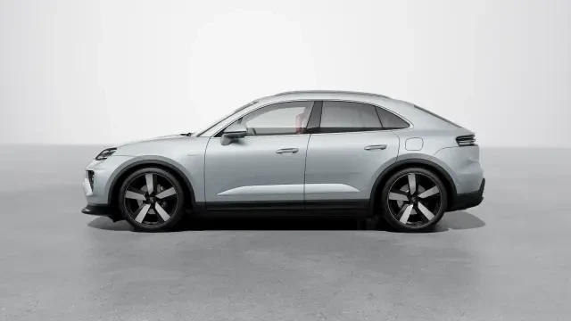 2026 Porsche Macan Electric - Image 14 of 31
