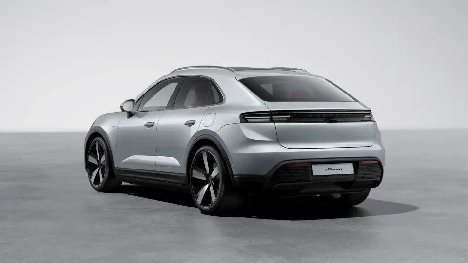 2026 Porsche Macan Electric - Image 23 of 31