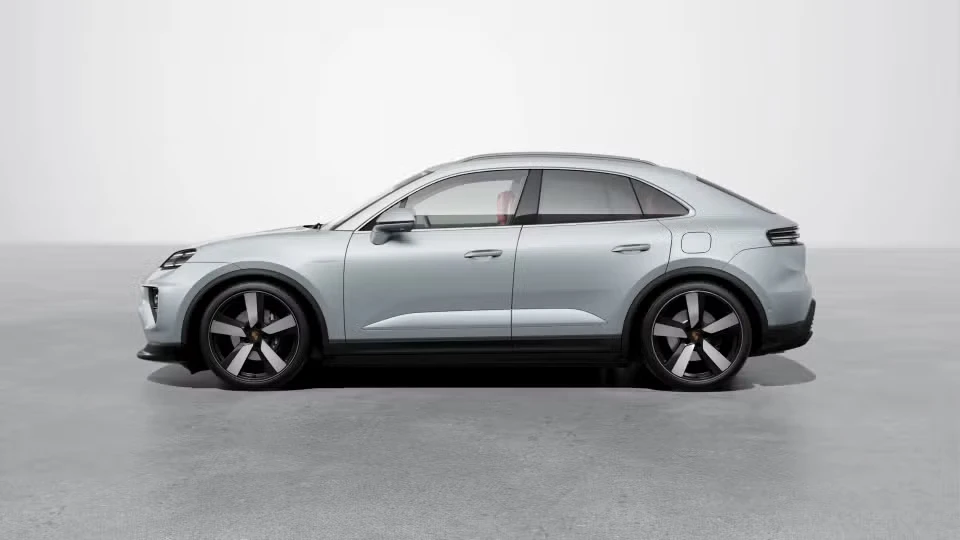 2026 Porsche Macan Electric - Image 11 of 31