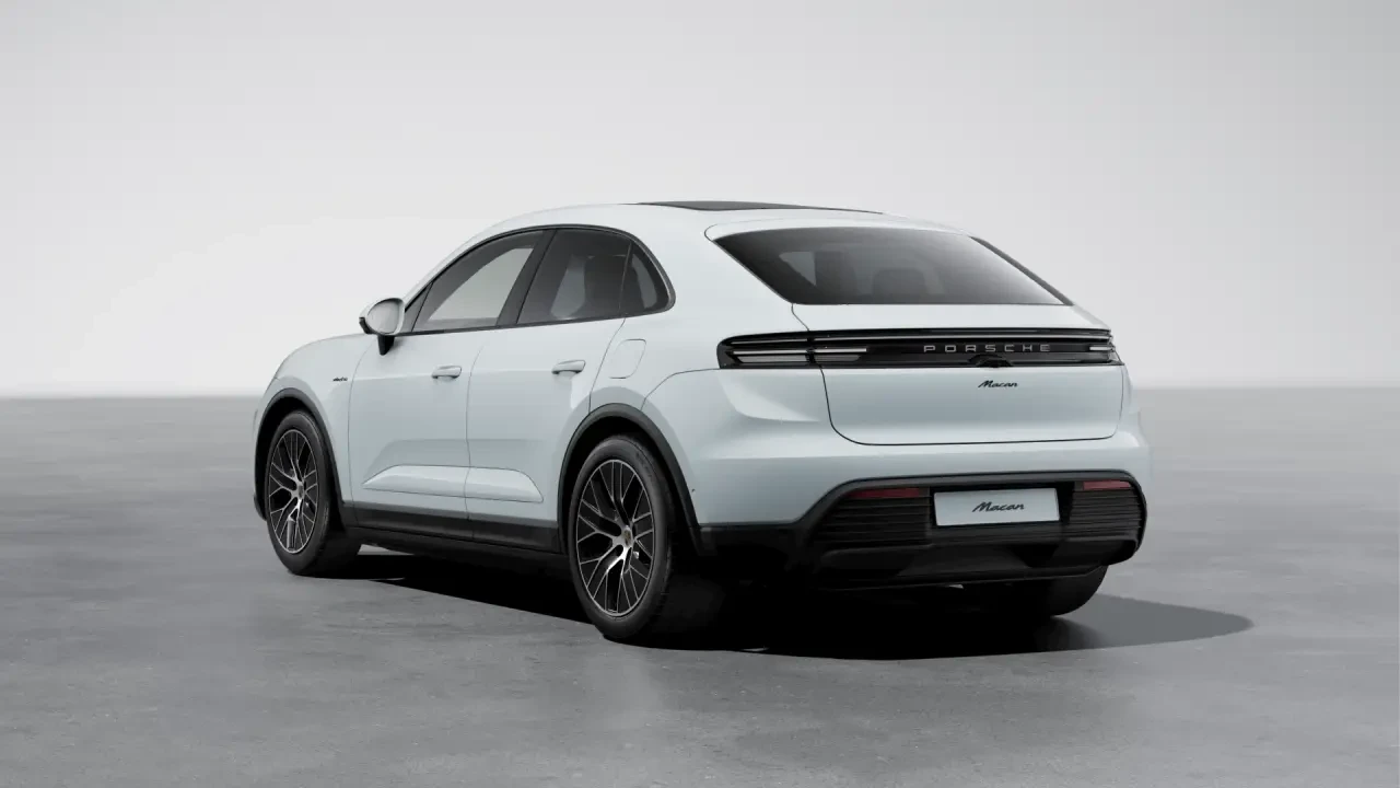 2026 Porsche Macan Electric - Image 24 of 30