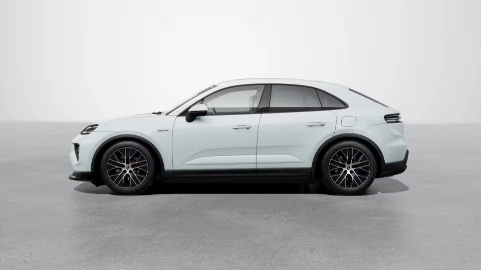 2026 Porsche Macan Electric - Image 11 of 30