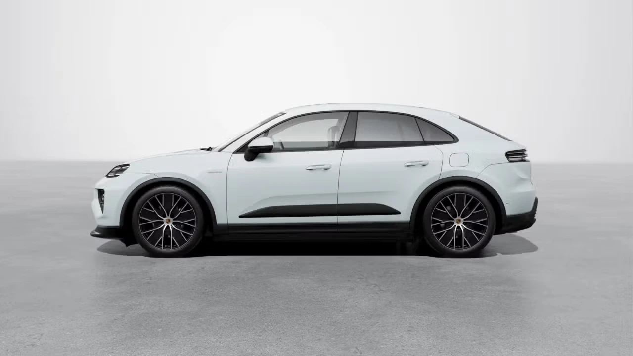 2026 Porsche Macan - Image 12 of 31