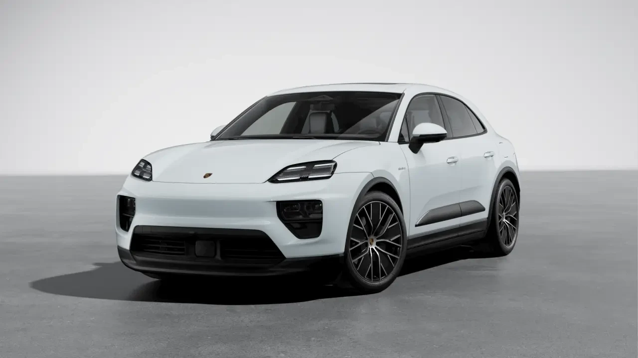 2026 Porsche Macan - Image 8 of 31