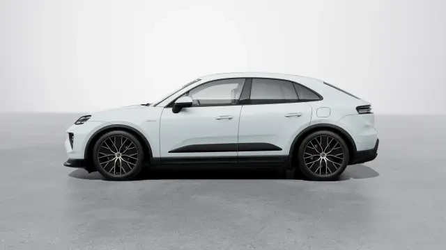 2026 Porsche Macan - Image 14 of 31