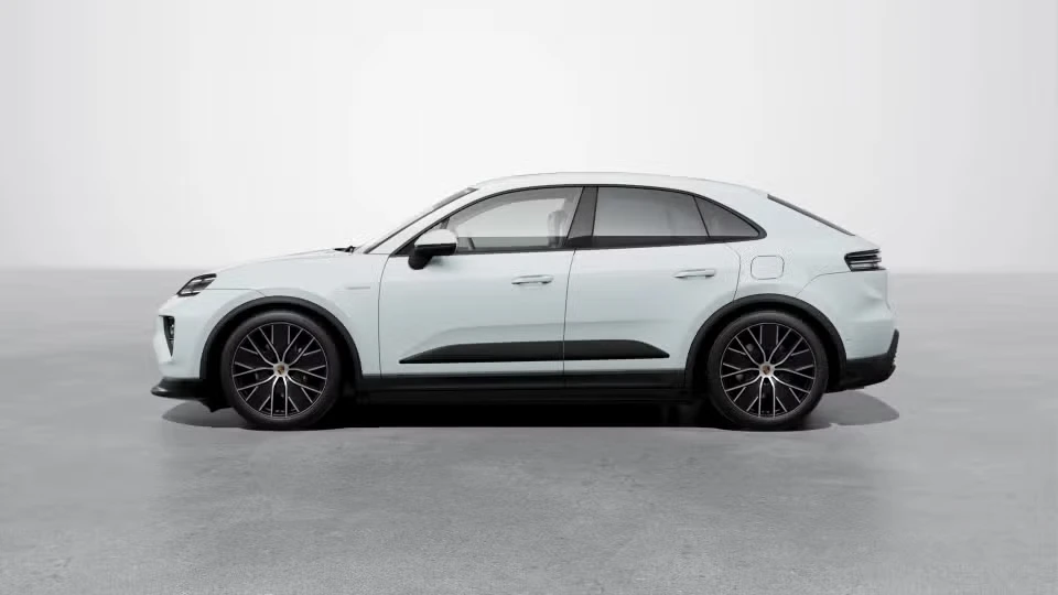 2026 Porsche Macan - Image 11 of 31