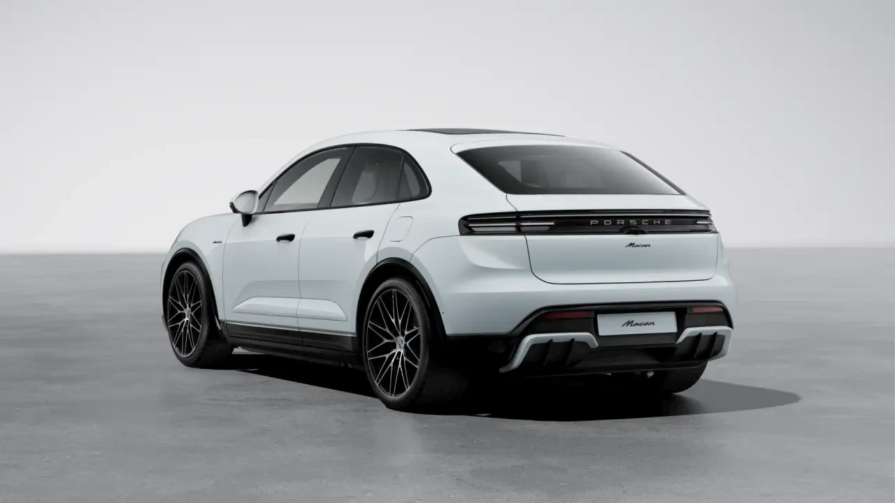 2026 Porsche Macan Electric - Image 24 of 30