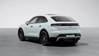 2026 Porsche Macan Electric - Image 17 of 30