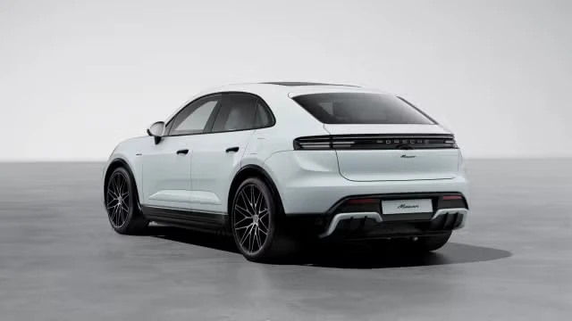 2026 Porsche Macan Electric - Image 18 of 30