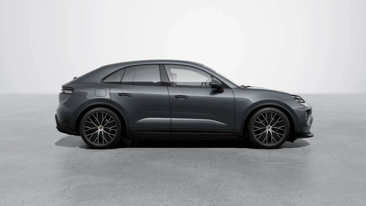 2026 Porsche Macan Electric - Image 6 of 10