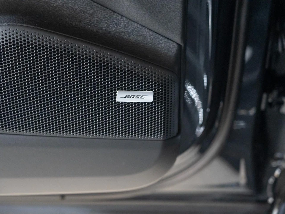 2026 Porsche Macan Electric - Image 18 of 30