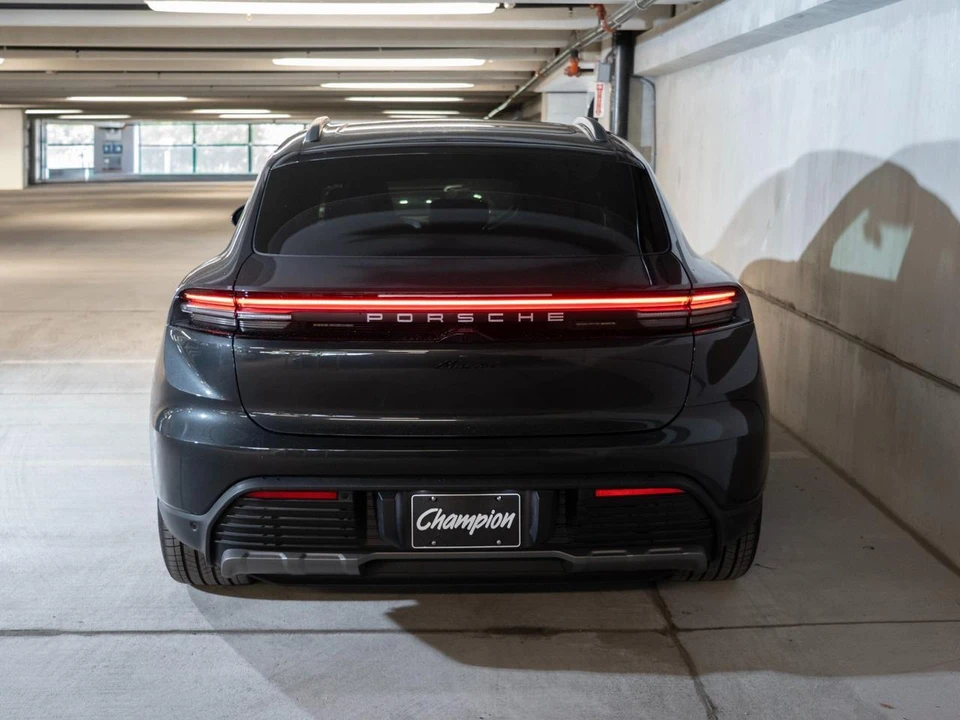 2026 Porsche Macan Electric - Image 10 of 30