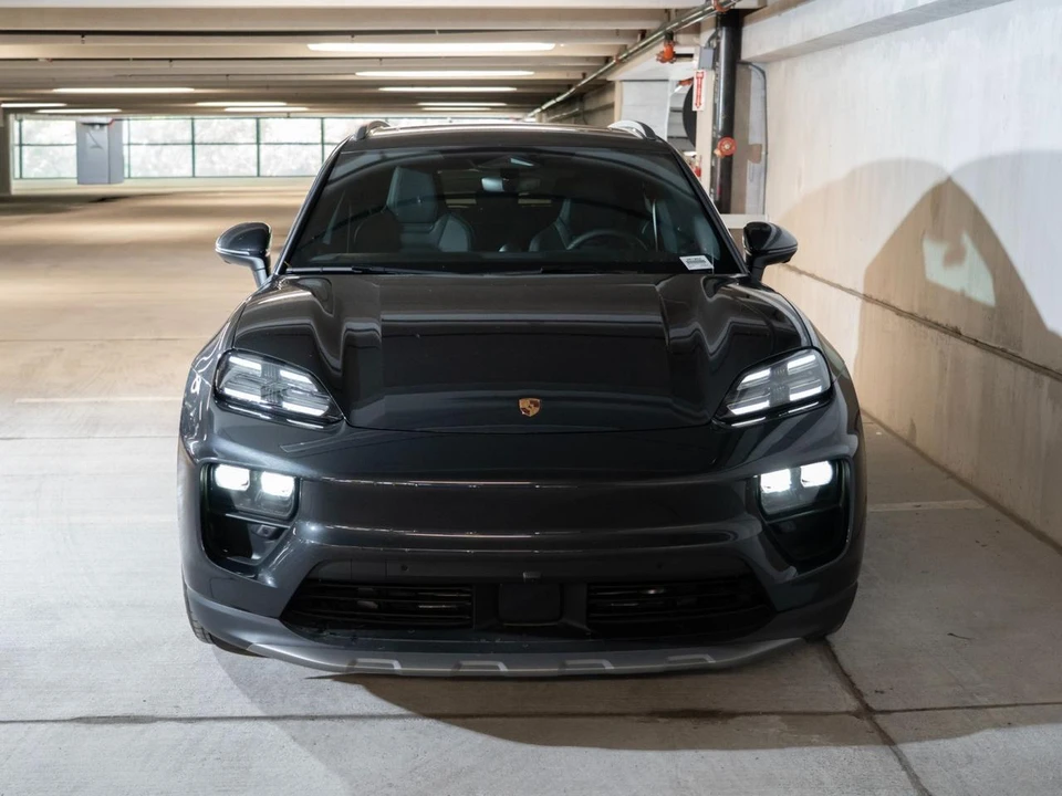 2026 Porsche Macan Electric - Image 6 of 30