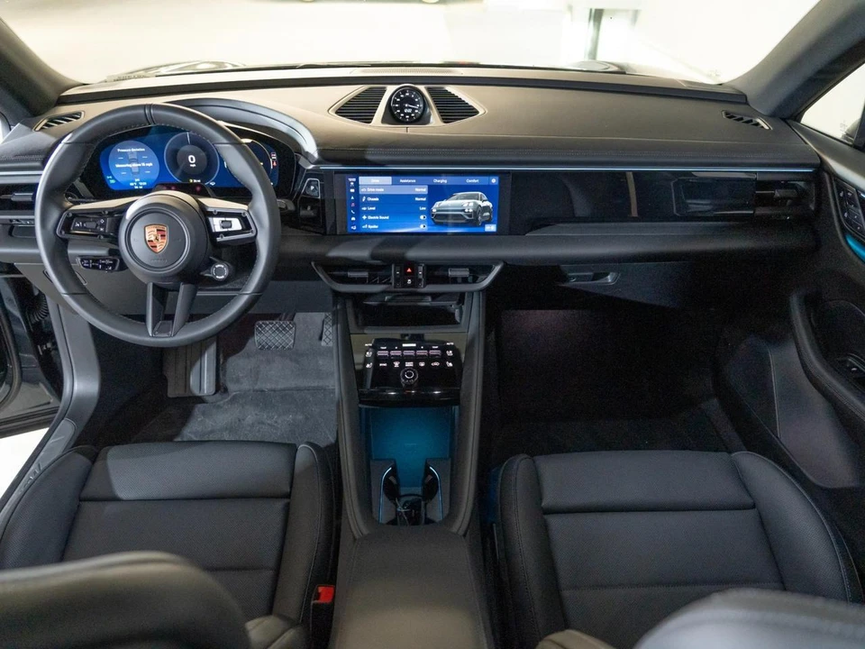 2026 Porsche Macan Electric - Image 27 of 30