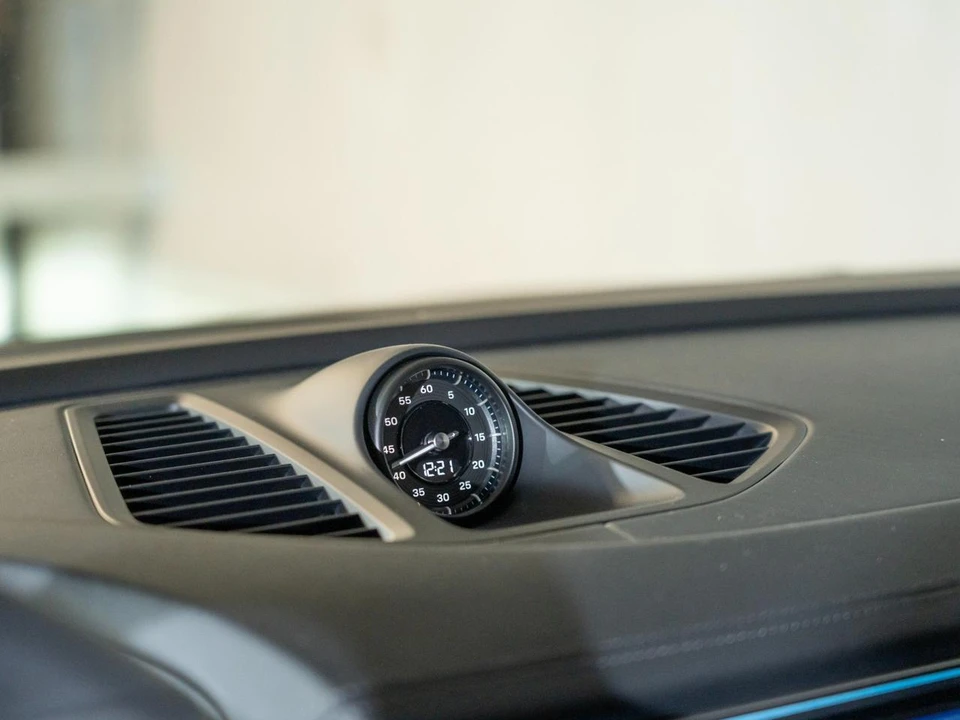 2026 Porsche Macan Electric - Image 20 of 30