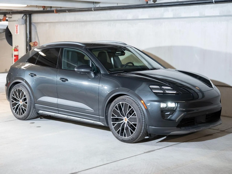 2026 Porsche Macan Electric - Image 7 of 30