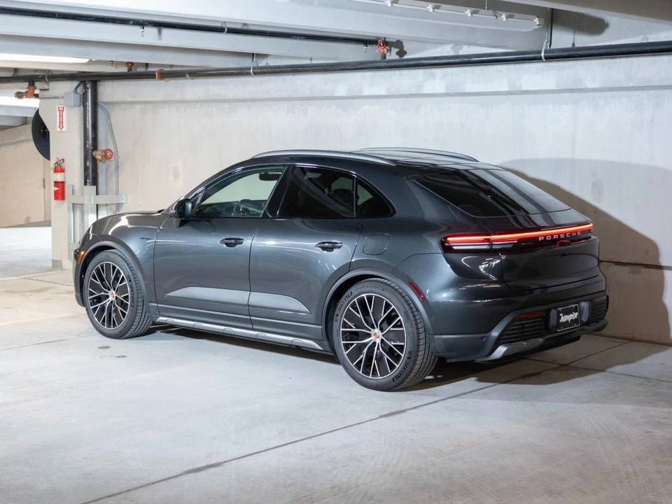 2026 Porsche Macan Electric - Image 3 of 30