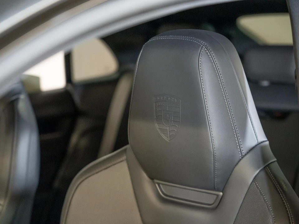 2026 Porsche Macan Electric - Image 26 of 30
