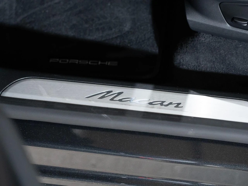 2026 Porsche Macan Electric - Image 12 of 30