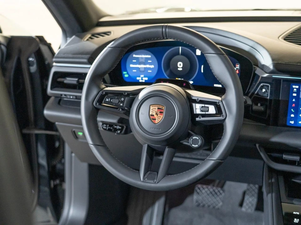 2026 Porsche Macan Electric - Image 28 of 30