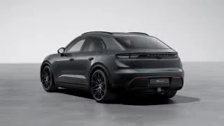 2026 Porsche Macan Electric - Image 17 of 31