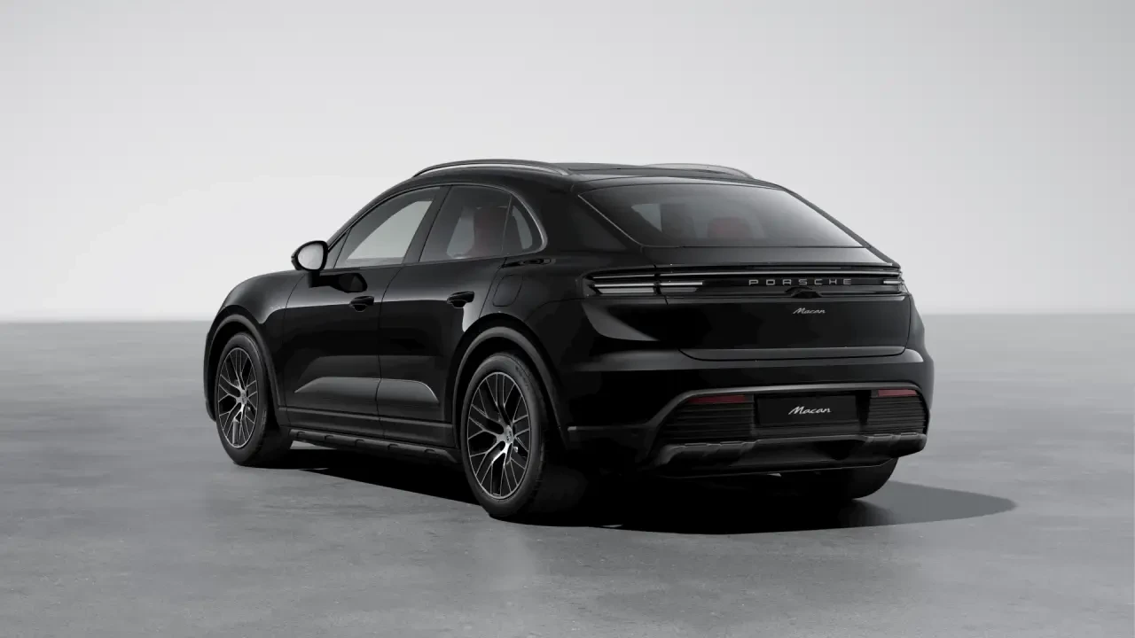 2026 Porsche Macan Electric - Image 24 of 30