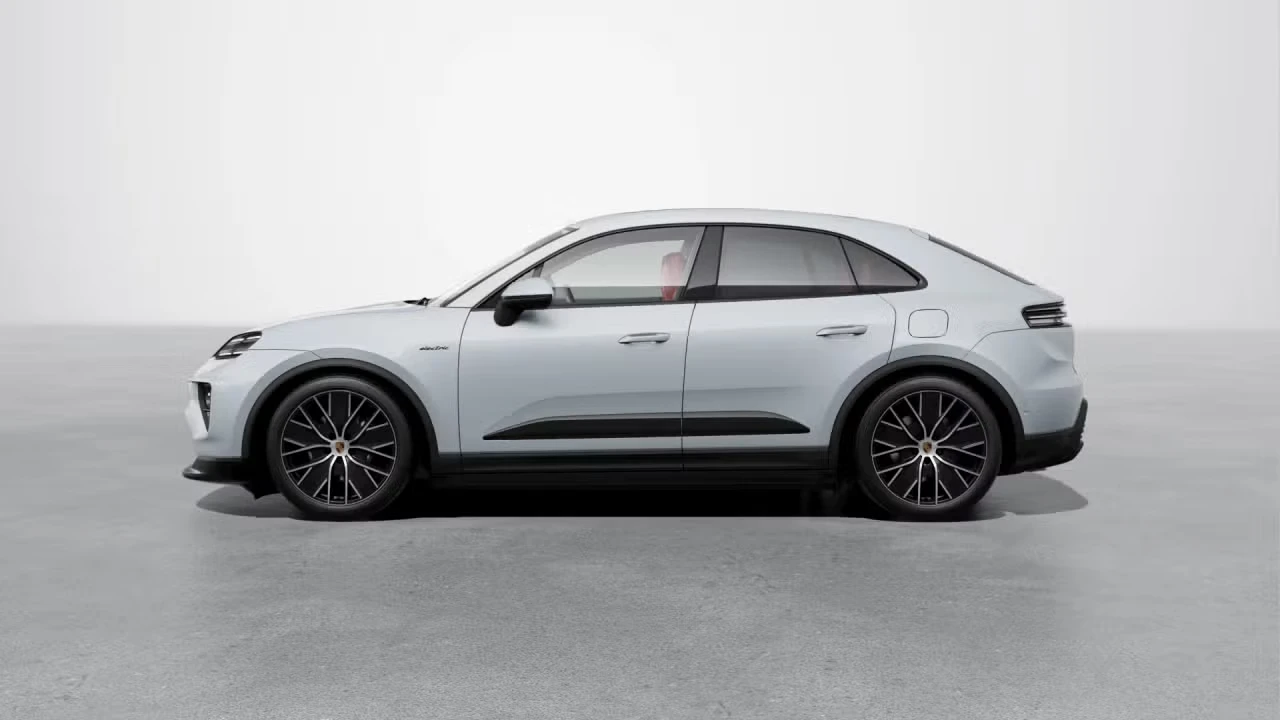 2026 Porsche Macan Electric - Image 12 of 30