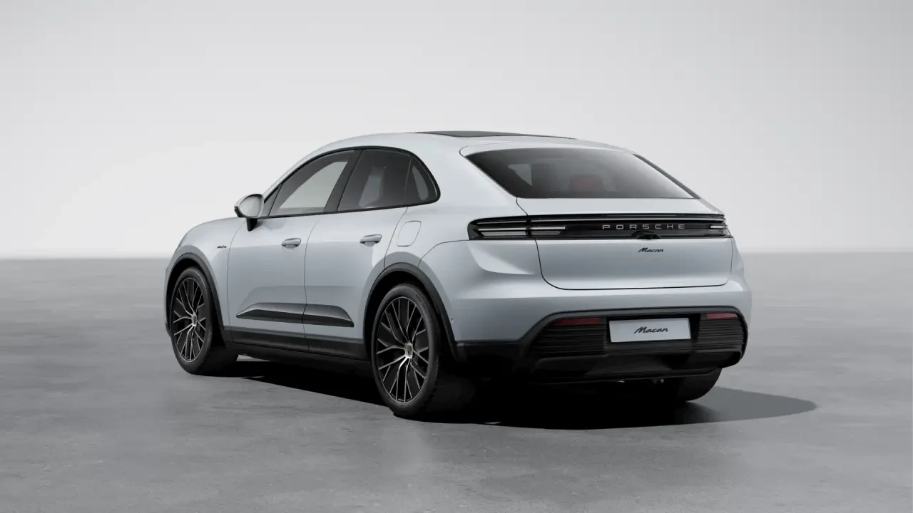 2026 Porsche Macan Electric - Image 24 of 30