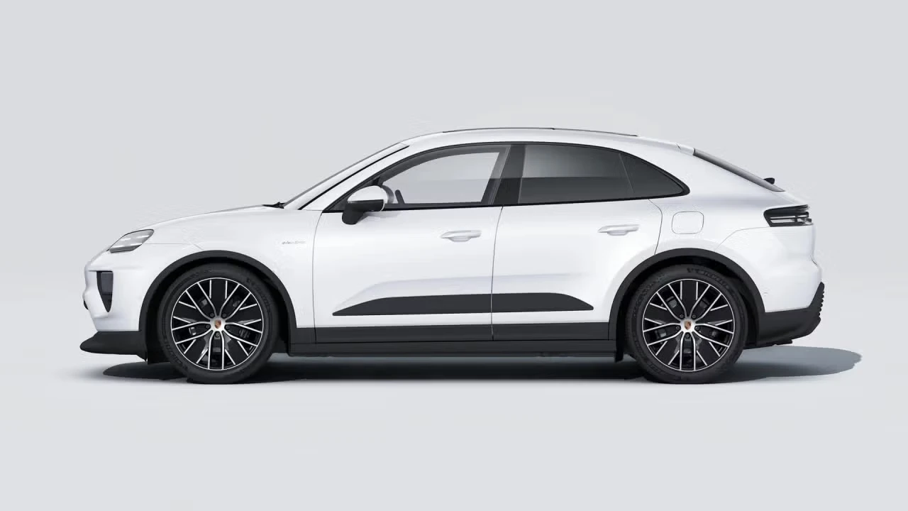 2026 Porsche Macan Electric - Image 12 of 31