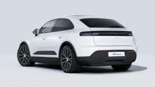 2026 Porsche Macan Electric - Image 17 of 31