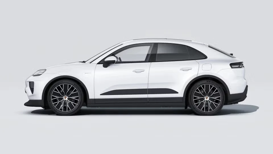 2026 Porsche Macan Electric - Image 11 of 31
